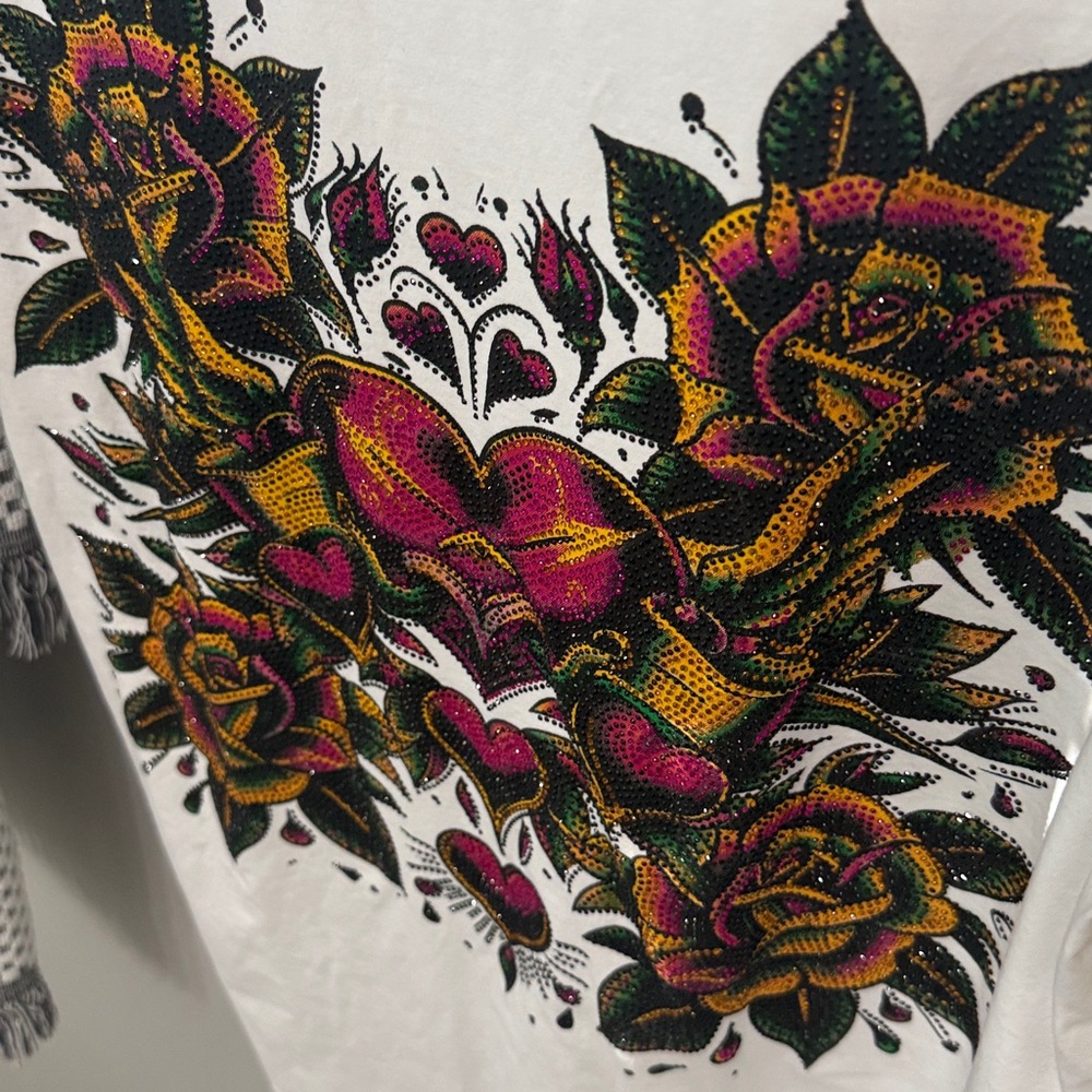 Embellished Graphic Tee with Heart and Rose Design
